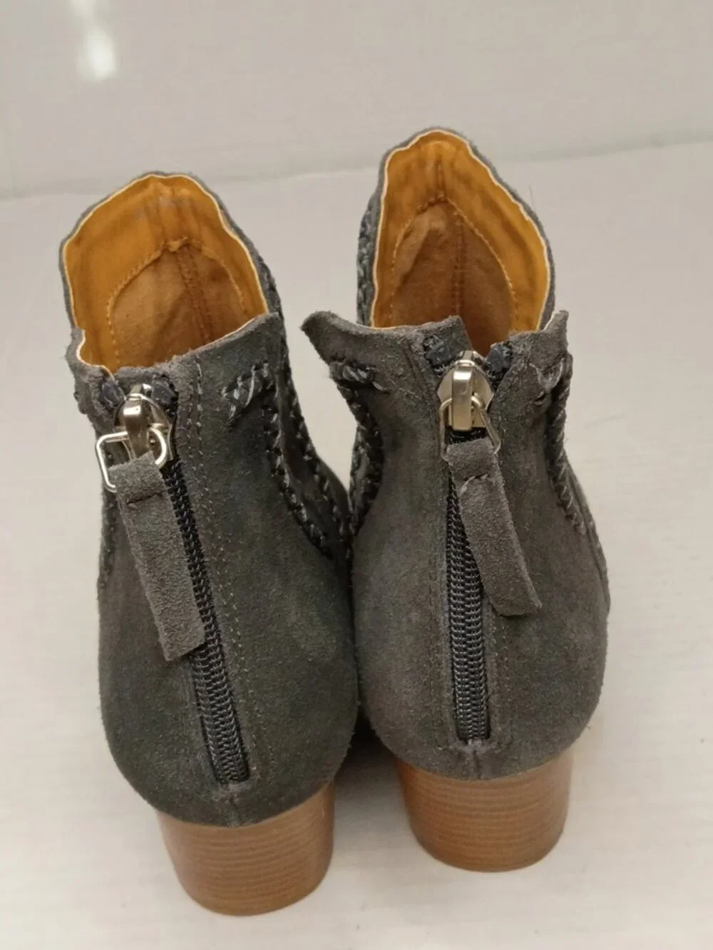 Dolce Vita Dylan Gray Suede Pointed Toe Ankle Booties Women’s Size 8